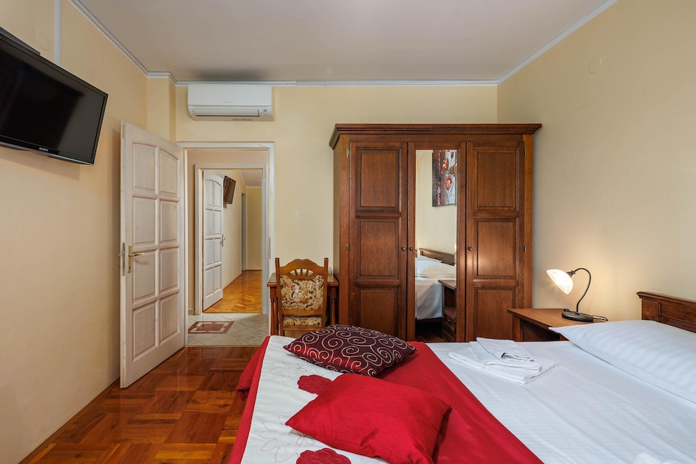 Pool Villa Divina in i an
