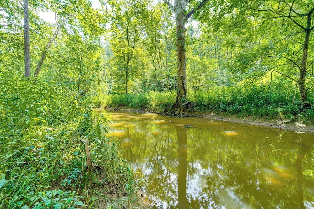 Hot Tub + Pet Friendly: Quiet French Creek Getaway