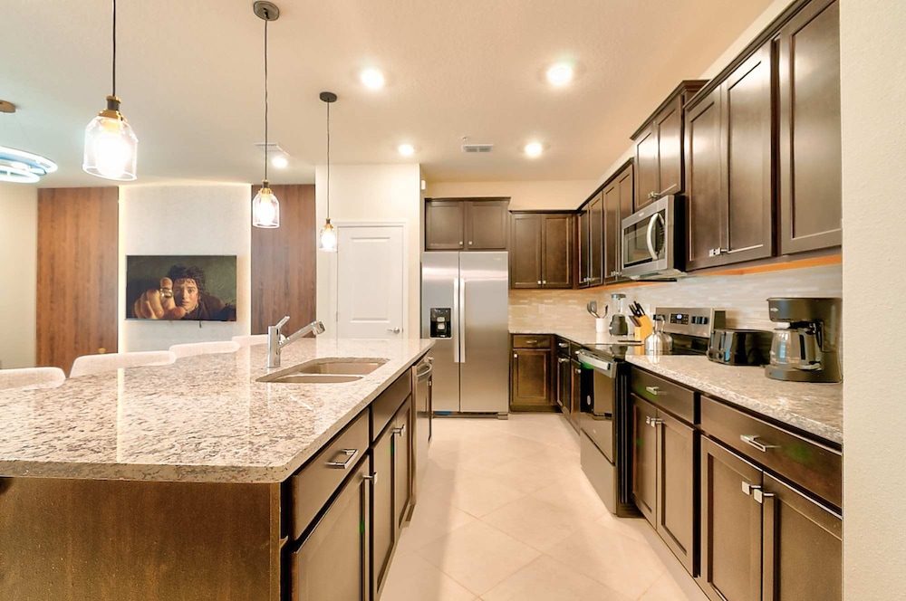 16037 Dream Vacation Family Home 5BD