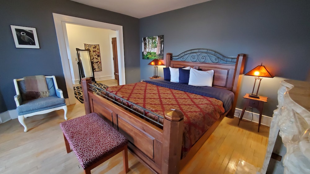 Mendota Lake House Inn