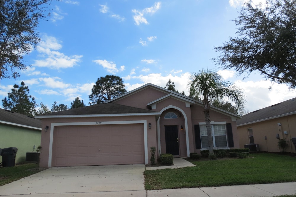 Kissimmee Maingate Pool Homes by SOVH