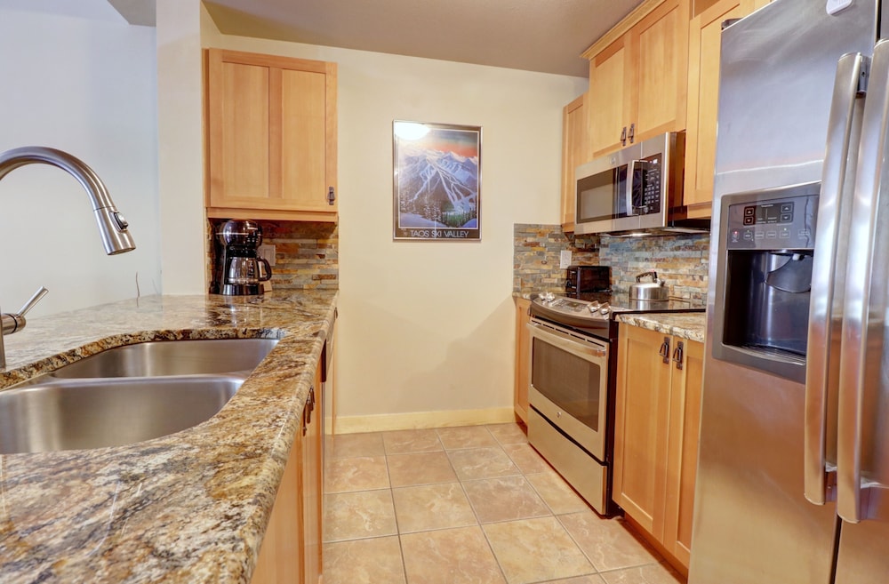 Pp606 Passage Point 1 Bedroom Condo
