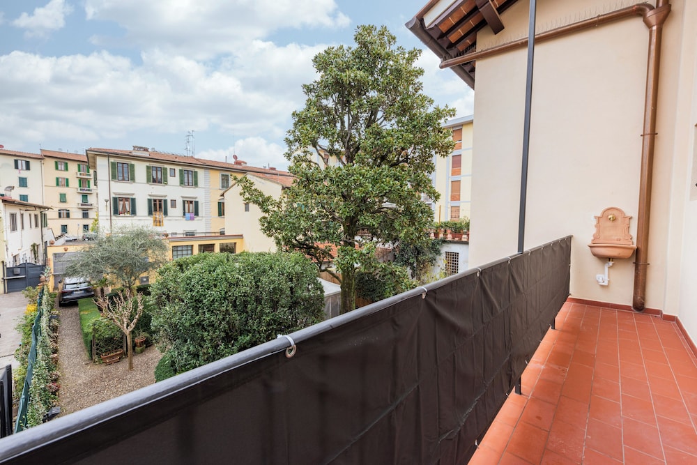 Salutati Apartments by MMega