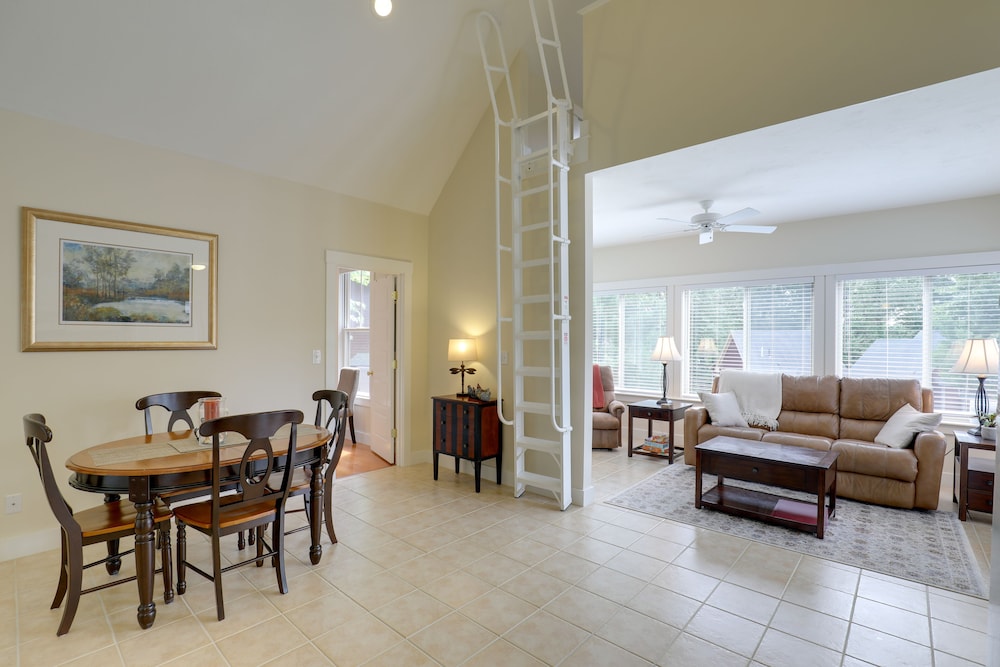 Inviting Summer Village Cottage: Golf Cart & More!