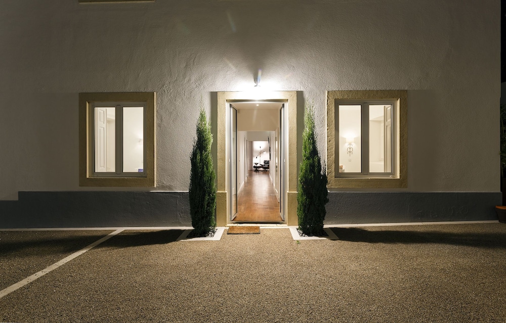Chalet Estoril Luxury Apartments
