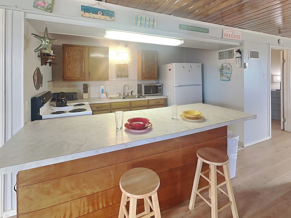 Coastal Den by Ryson Vacation Rentals