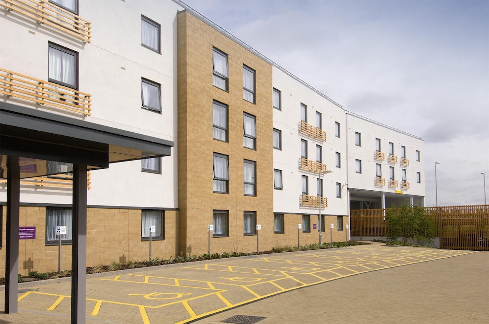 Premier Inn Cambridge - A14 J32 — photo 14