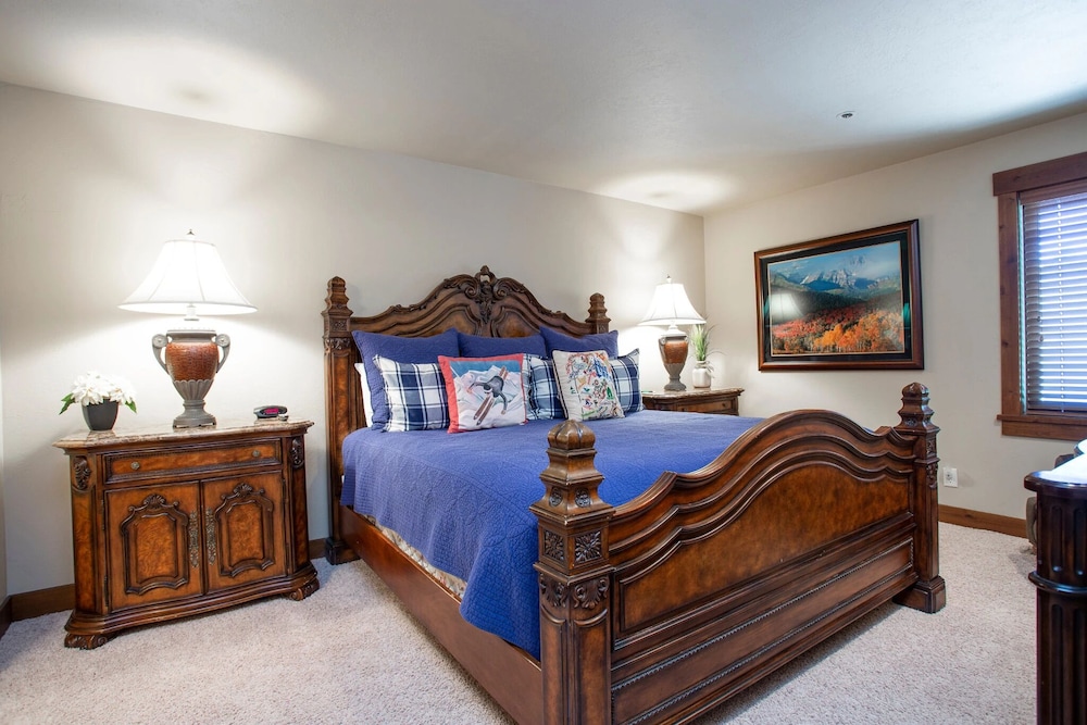 Queen Esther at Deer Valley Resort - Three Bedroom Condo with Hot Tub #2358 3 Condo