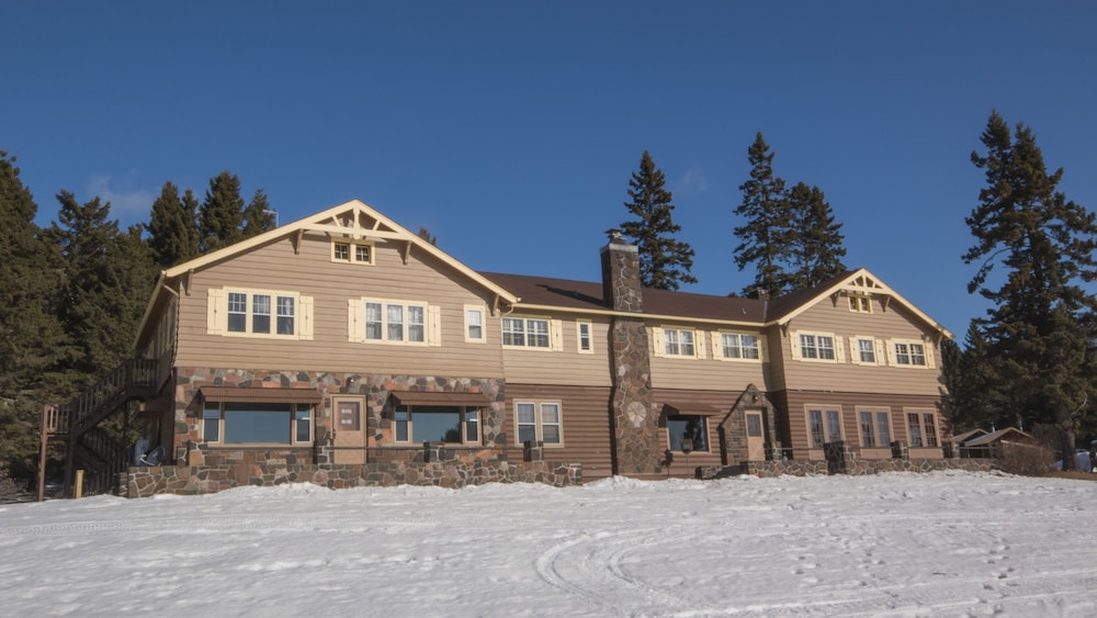 Cascade Lodge
