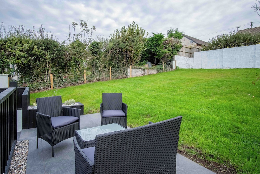 Wiston Street - 2 Bedroom Holiday Home - Pembroke