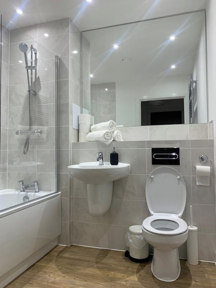 1 Bed Flat- Direct Links to Central London