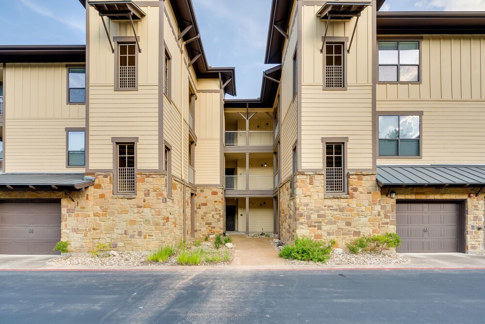 Jonestown Condo on Lake Travis w/ Community Pool! - Property Image 17