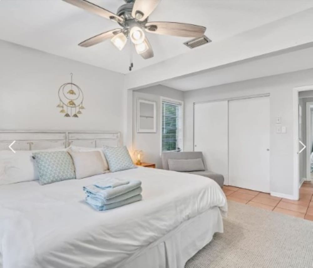 Chic Downtown Sarasota Cottage Retreat