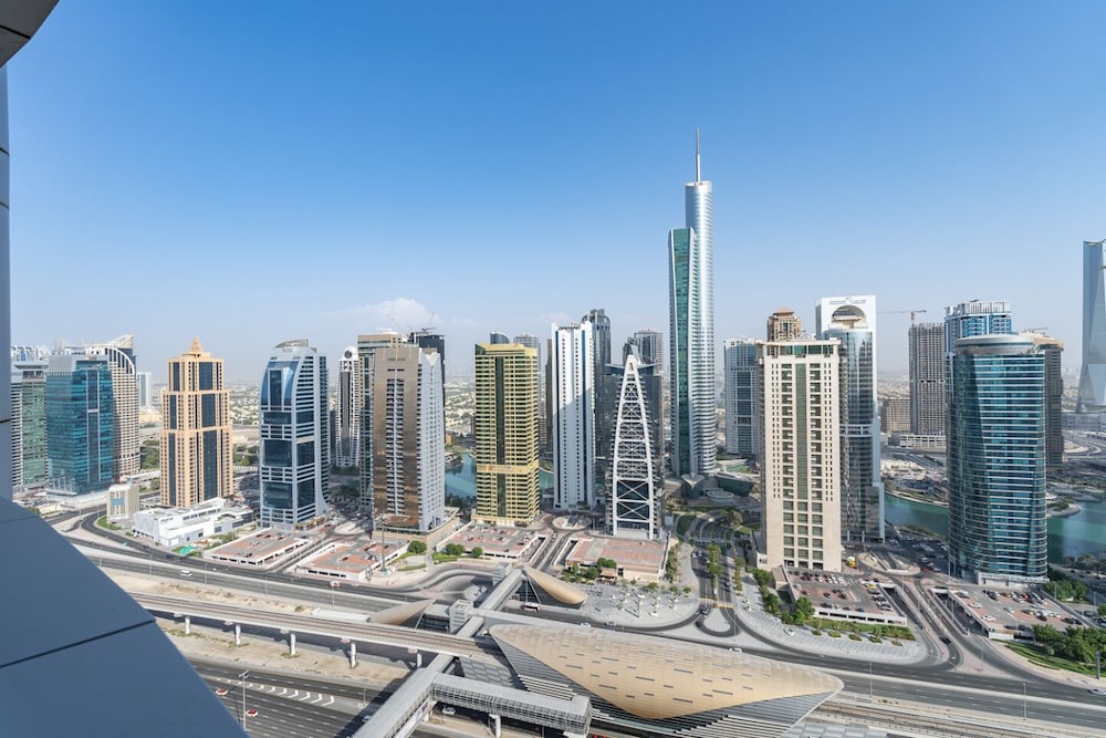 Dubai Marina - Stunning Huge 4 Bedroom Apts Near JBR - Gym - Pool - Parking by Sojo Stay