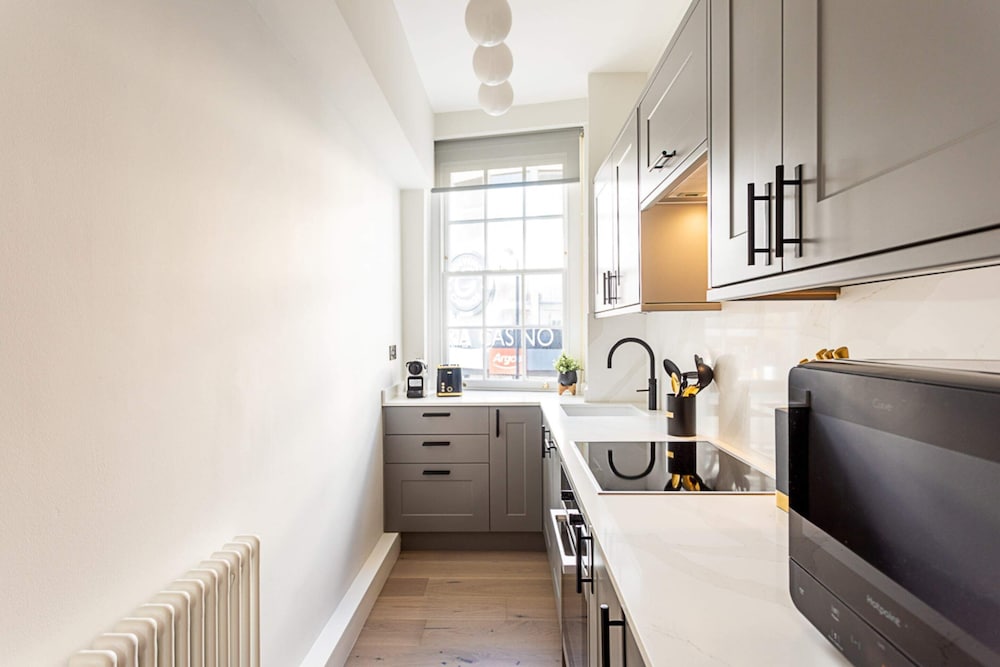 Modern Edgware Apartment