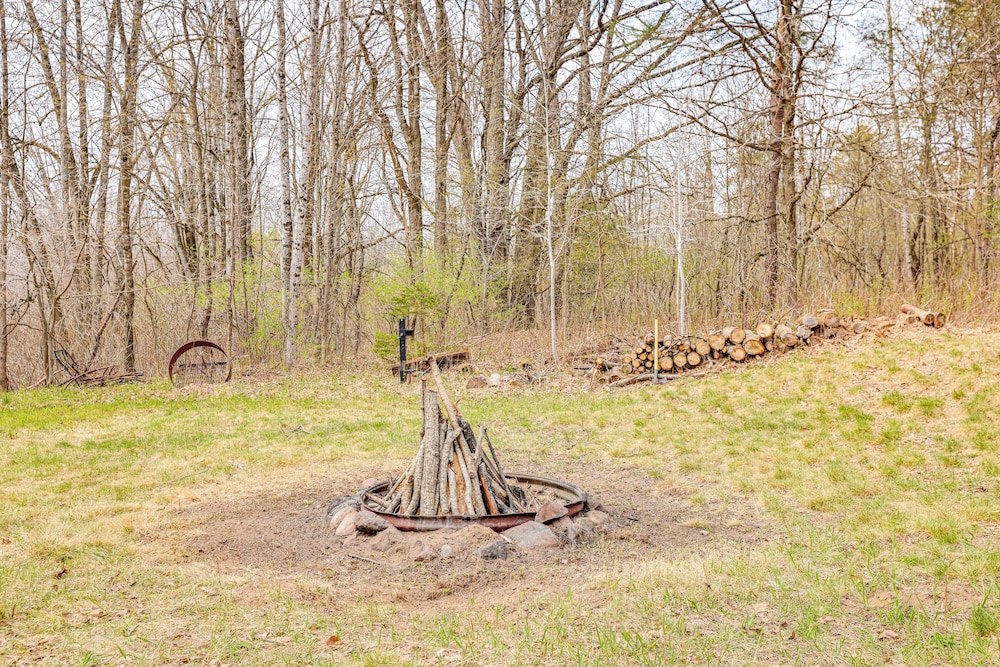 4 Mi to Snowmobile Trails: Muskegon River Retreat