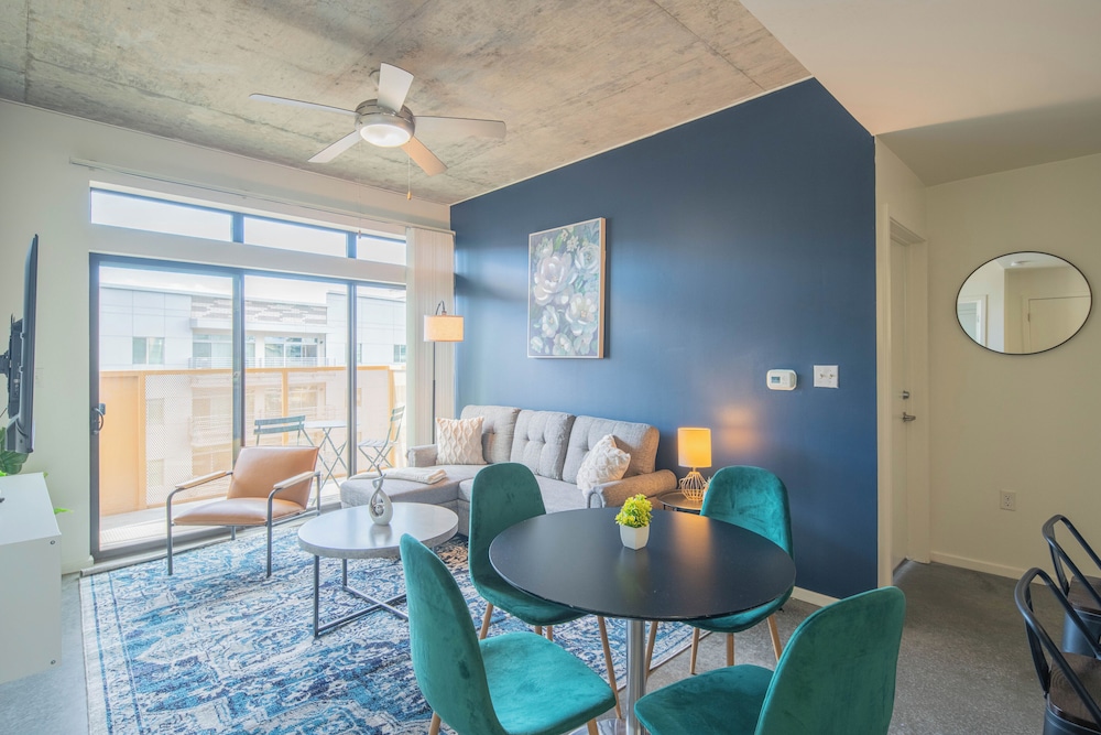 ROVE LIVING/KL - Roosevelt Point