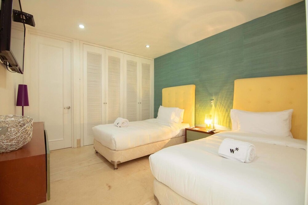 w Cool 4BR With Private Pool n AC in Cartagena
