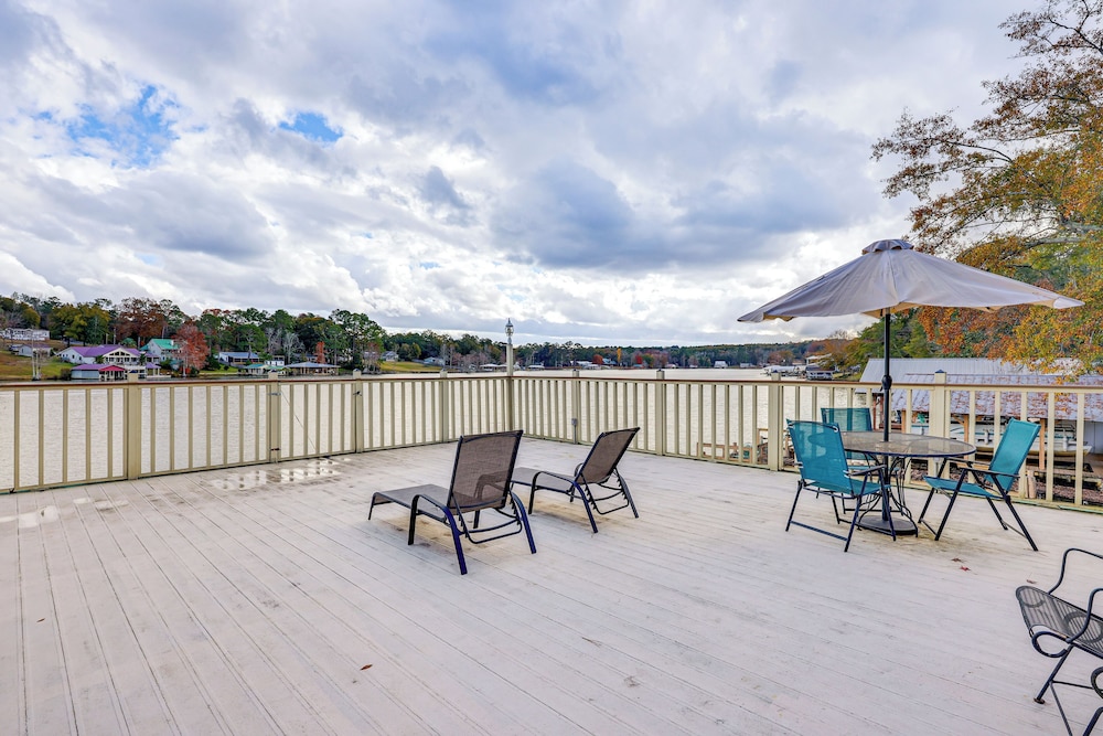 Private Dock + Fire Pit: Gantt Lake Getaway!