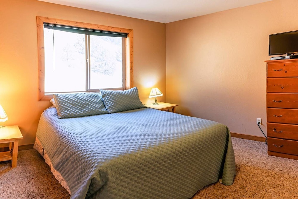 Ashland Vacations - Sunset Chalet - 2600 Sq.ft. Multi-seasonal Retreat - Property Image 22