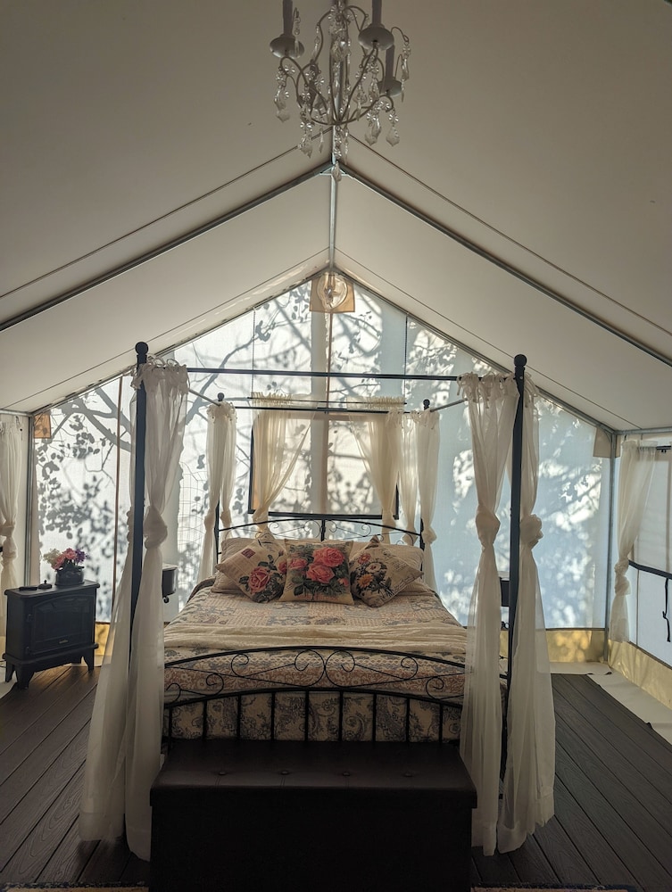 Salmon Gypsy Bed and Breakfast