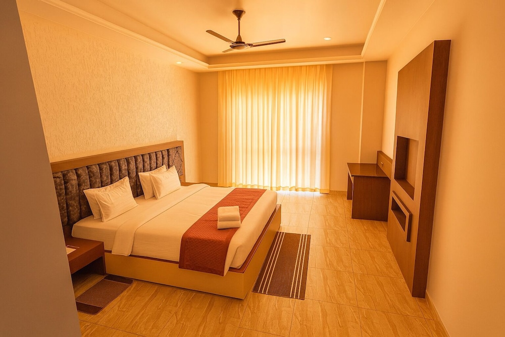 Xenious Opulent Hamirpur