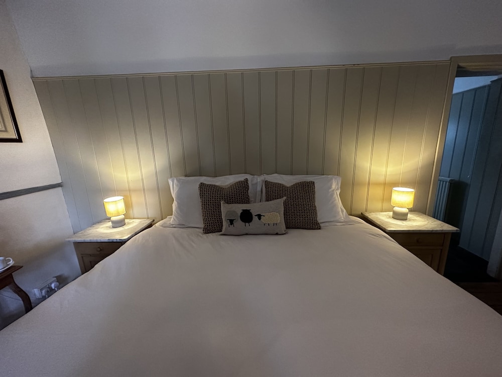 The Woolpack Hotel view 5