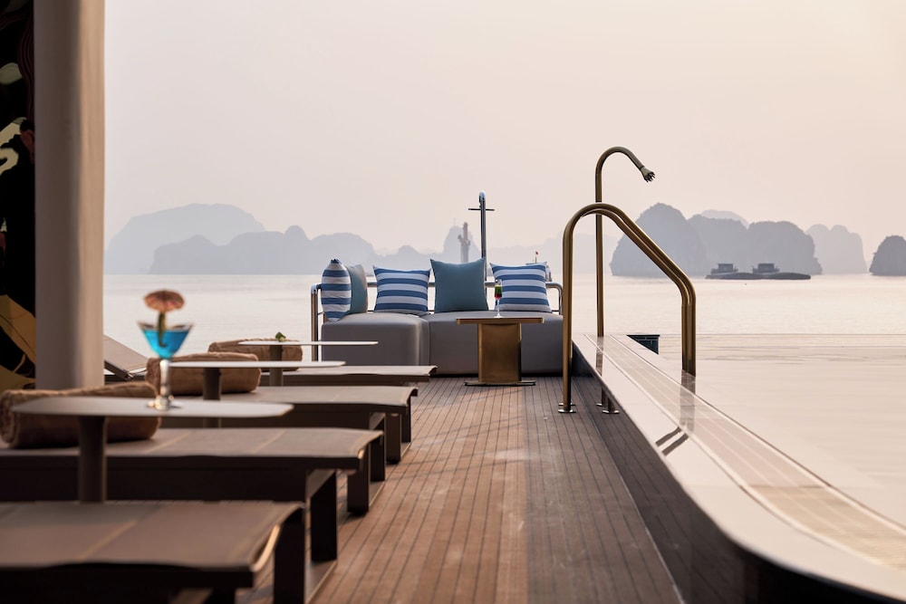 Calista Halong Bay Cruise