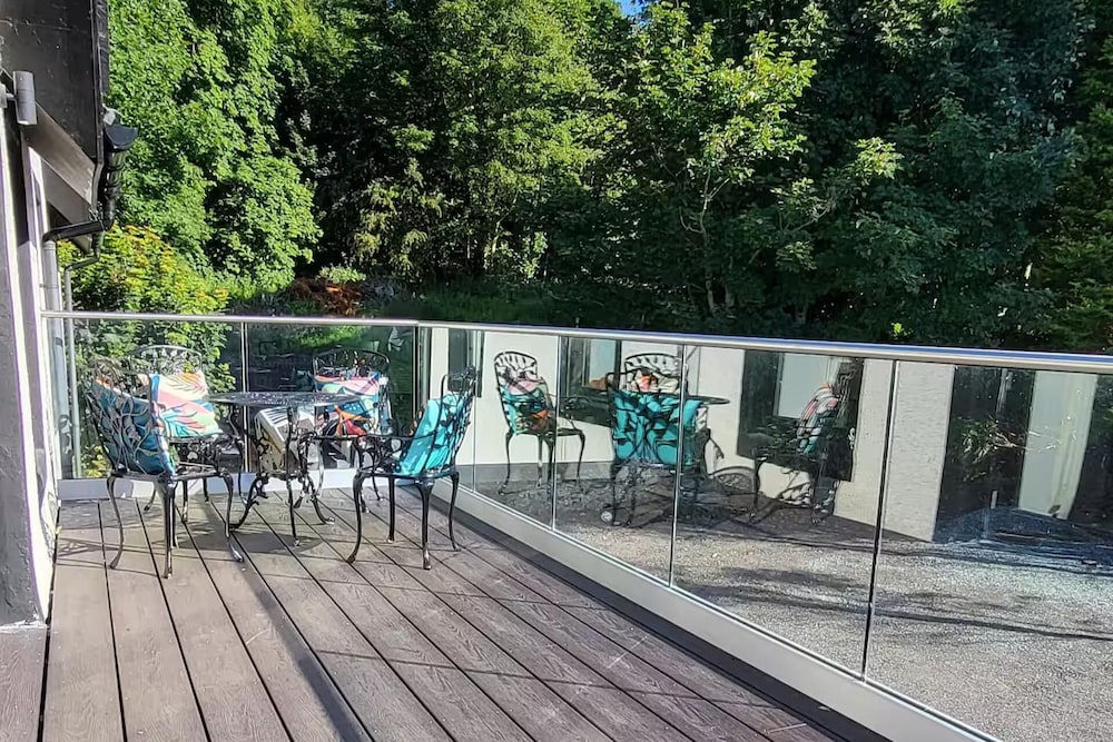 3 Bed House - Sea Views, Balcony, Parking, Pets
