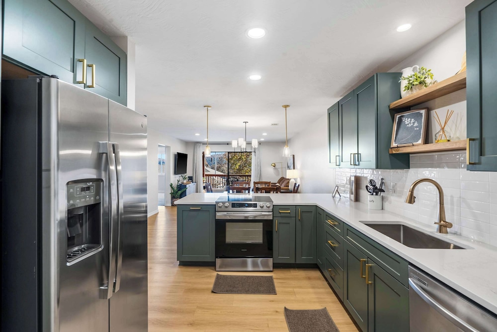 Avondale Hideaway Condo for 6