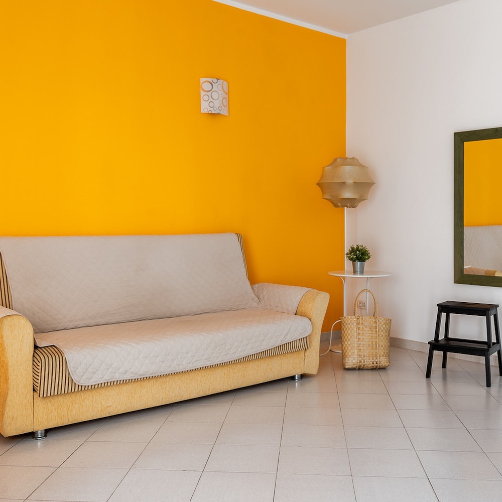 Comfy Central Apartment by Wonderful Italy