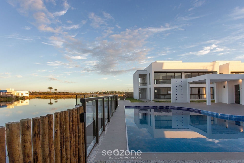 Modern and Sophisticated Apartments Near the Beach in Marau VLL