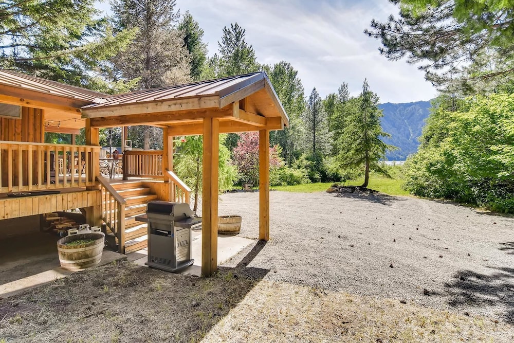 Beechwood Lakehouse
