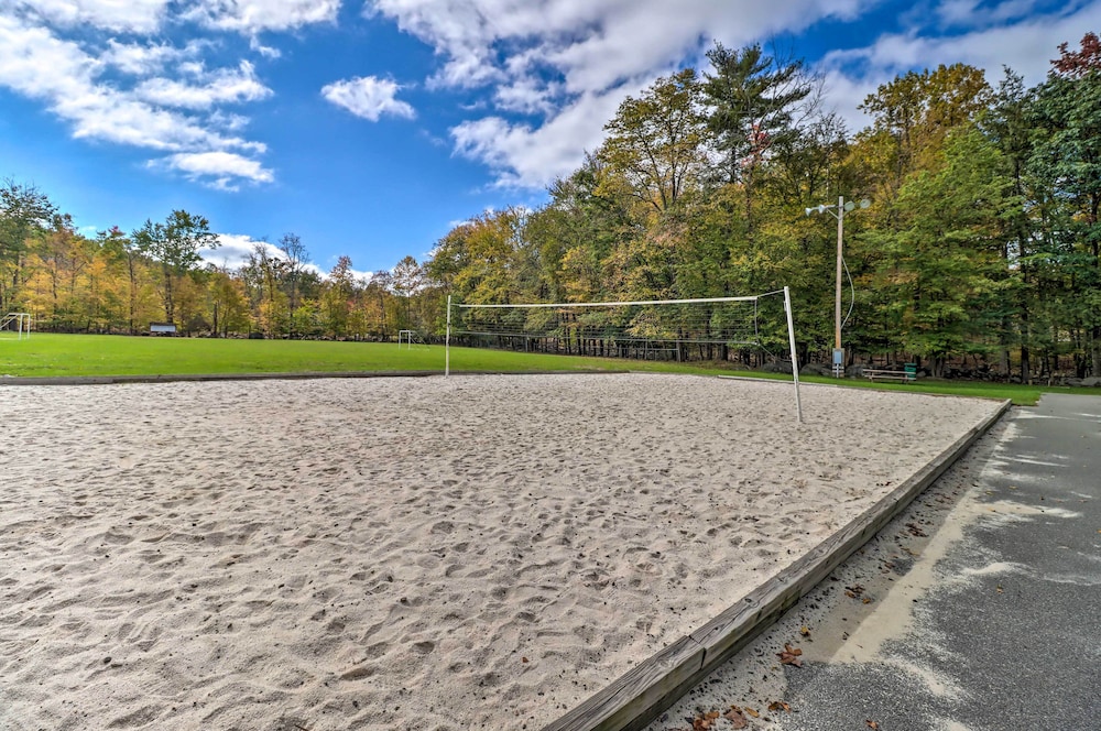Grill & Games: Family Home in East Stroudsburg!