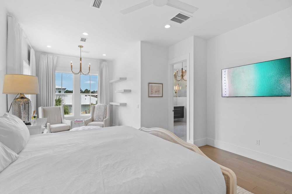 30A Good Vibes by Avantstay Private Pool + Bikes Beach Access