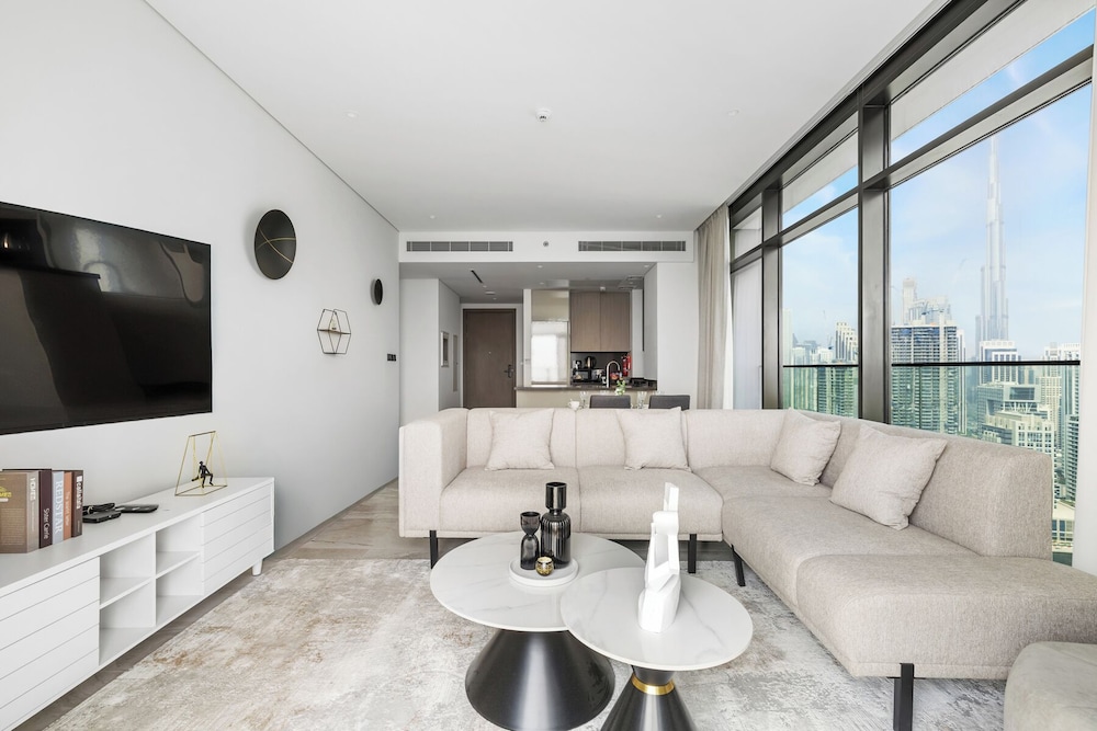 Elegant 3BR Canal & Burj Khalifa Views