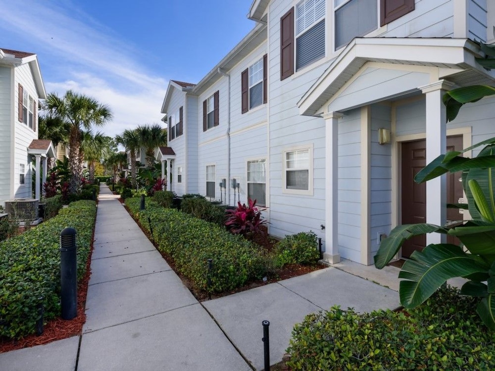 Fv88818 - Lucaya Village - 4 Bed 3 Baths Townhome - Image 2