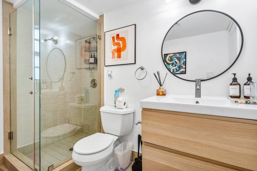 Chic Retreat Heated Pool Floats Close to Beach