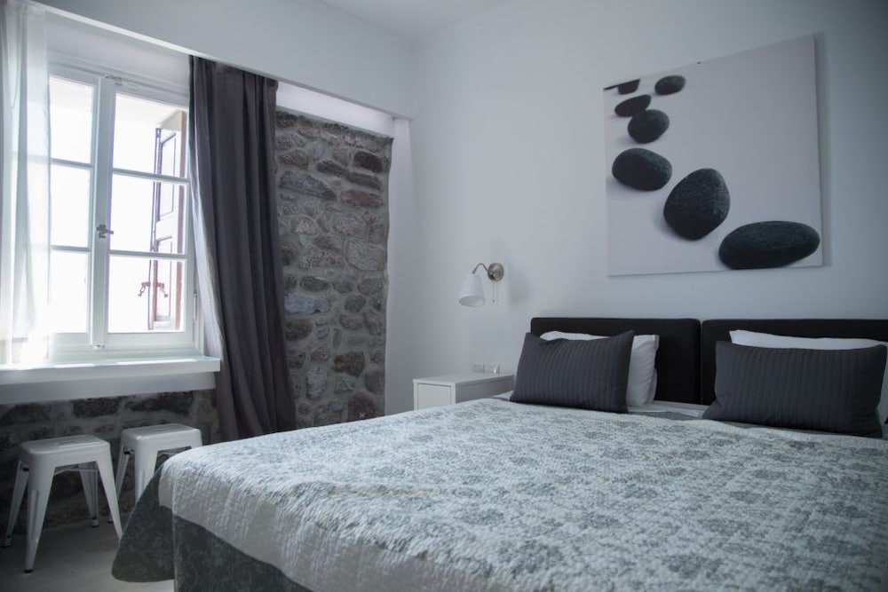 Olive Press Hotel & Apartments