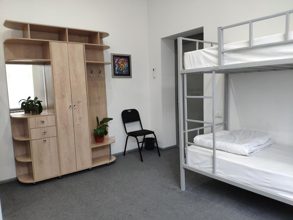 Jules Verne Hostel Tashkent