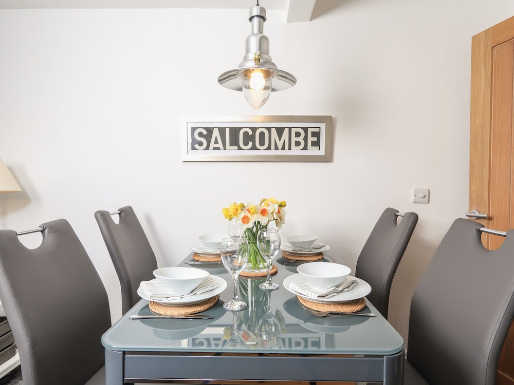 35 The Salcombe view 2