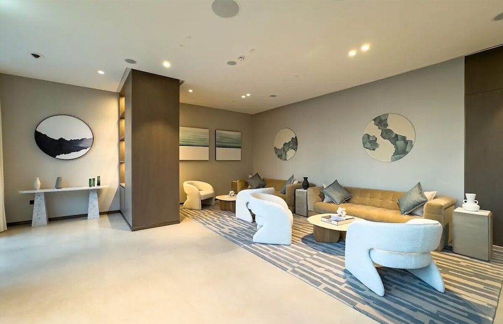 Downtown Luxe 1BR Vibes at Grande