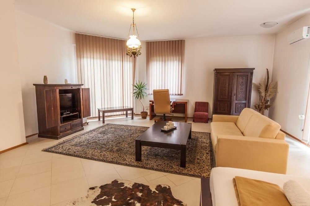 Belgrade Hills Villa and Suites