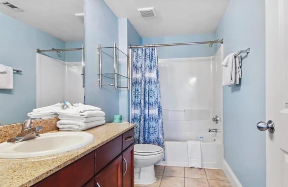 Laketown Wharf 317