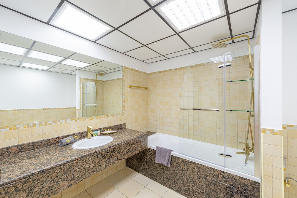 Marco Polo - Deluxe Waterfront Roomy Apt, Perfect for Groups