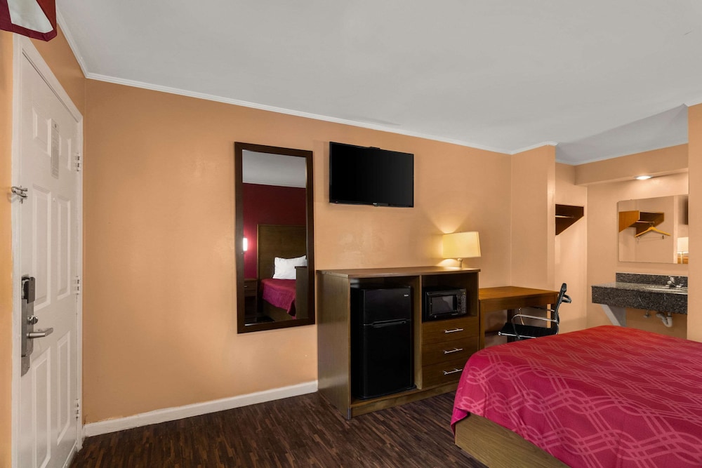 Econo Lodge Cornersville I-65