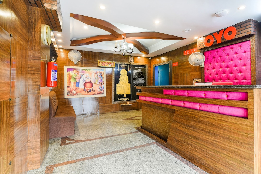 OYO Flagship 41595 Gayatri Grand view 3