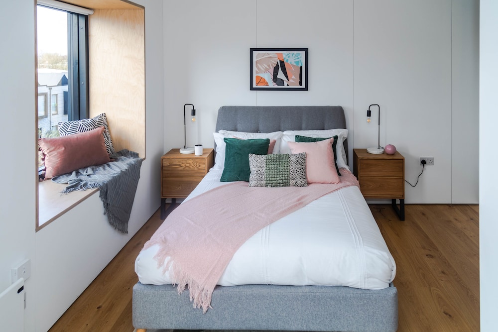 Salford Vacations - Senior Lane Residence - Property Image 12