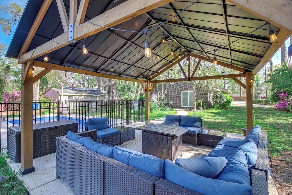 4 Mi to Savannah: Home w/ Gazebo & Seasonal Pool!