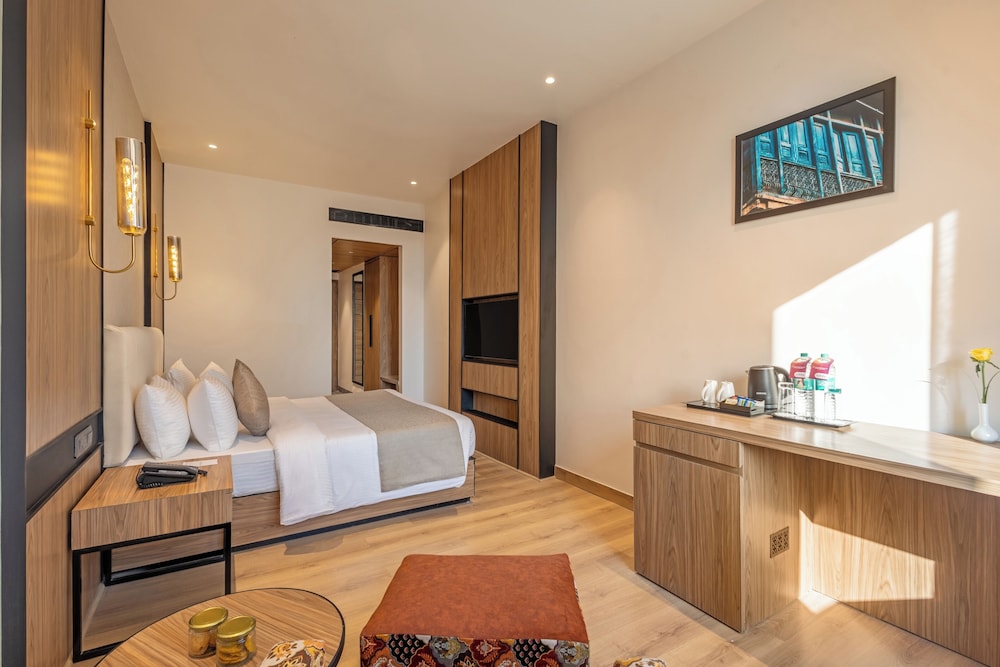 Sterling Borderland Amritsar